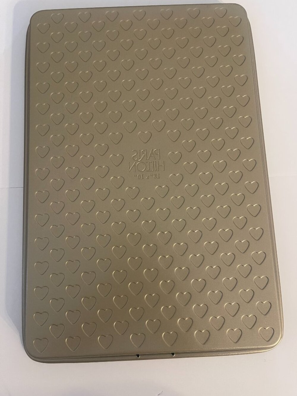 Paris Hilton 15x10 Heart Embossed Cookie Sheet Baking Pan New - Picture 2 of 3